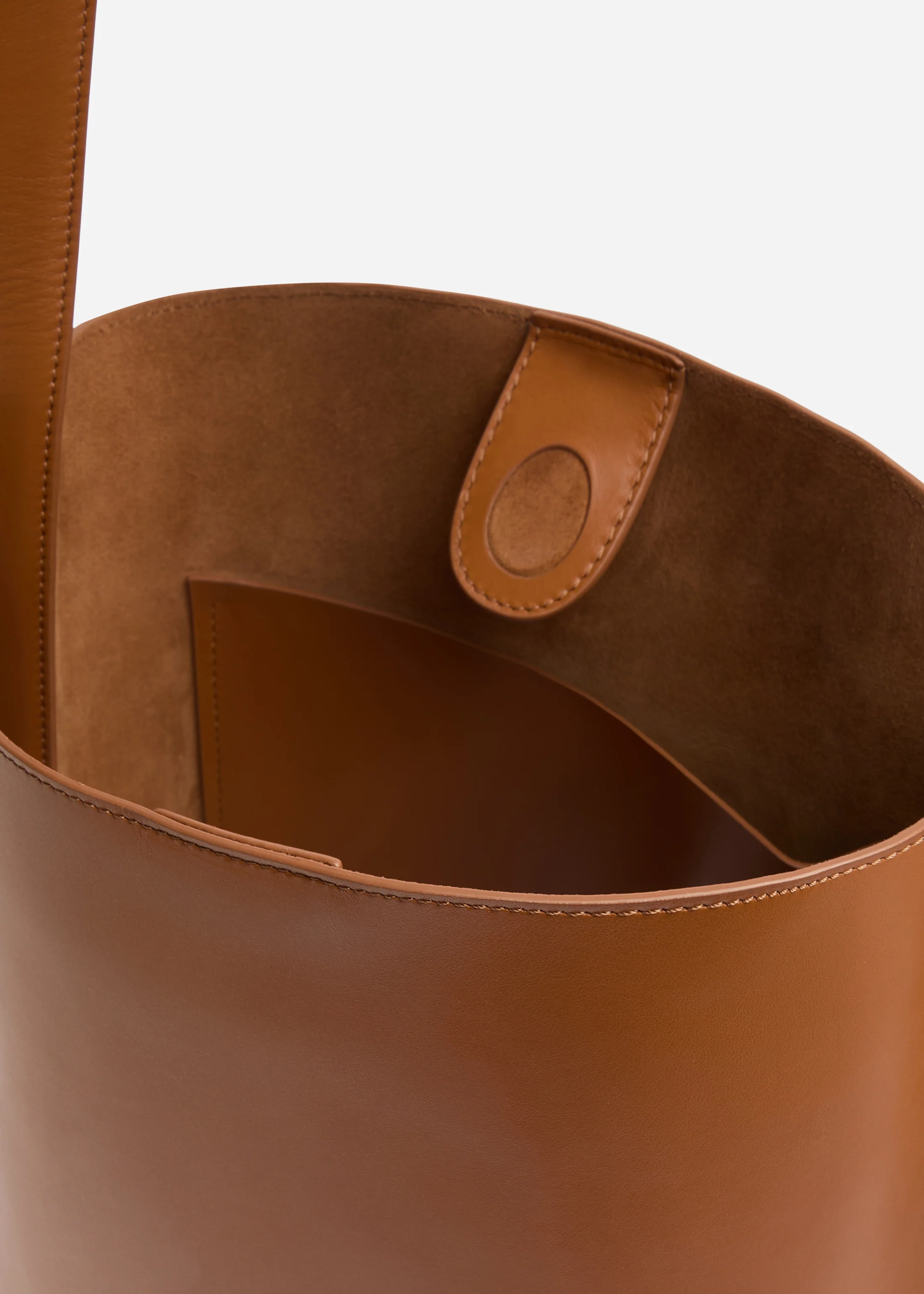 Bucket Tote Bag in Leather - Cognac - Image 4