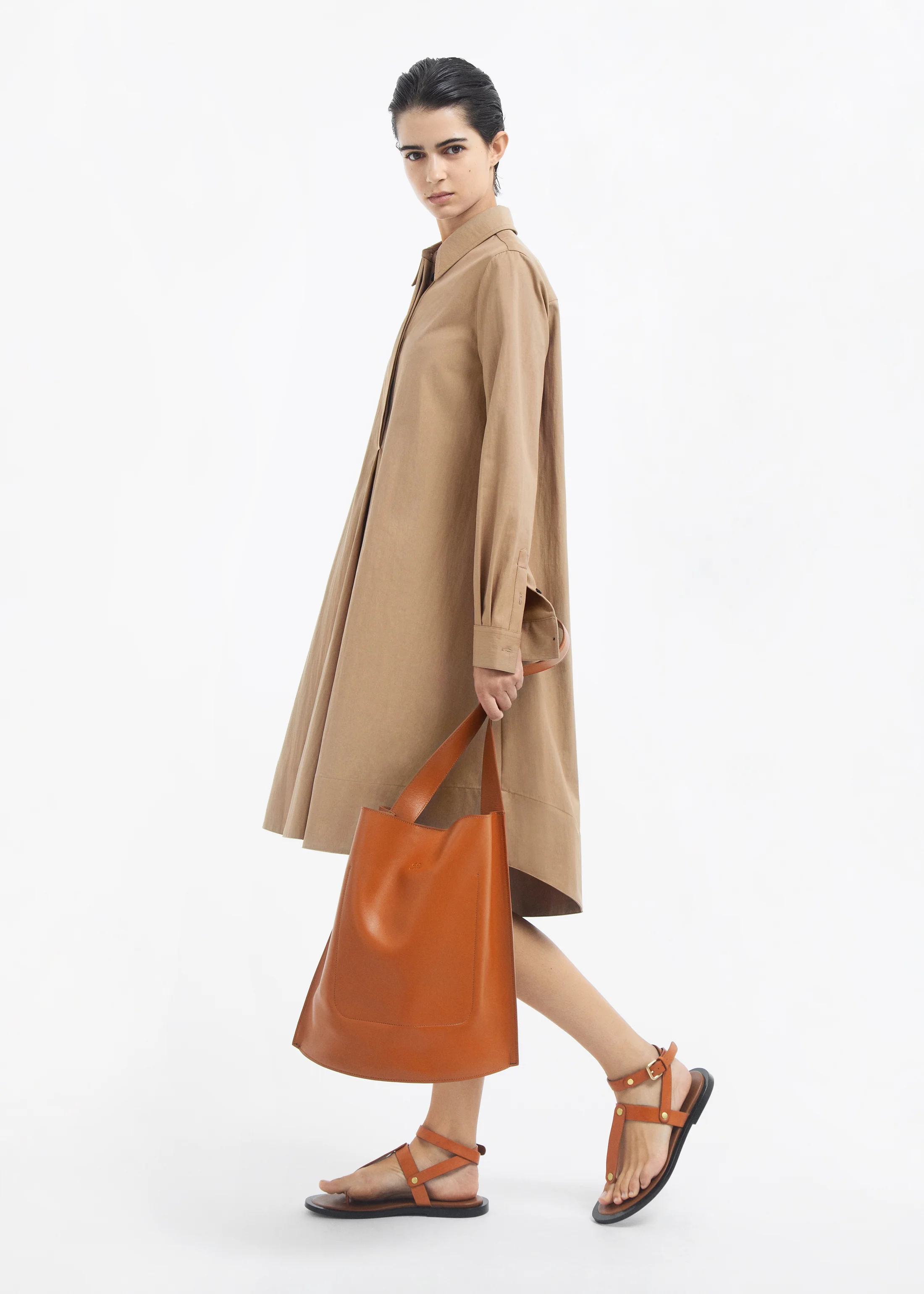 Bucket Tote Bag in Leather - Cognac - Image 5