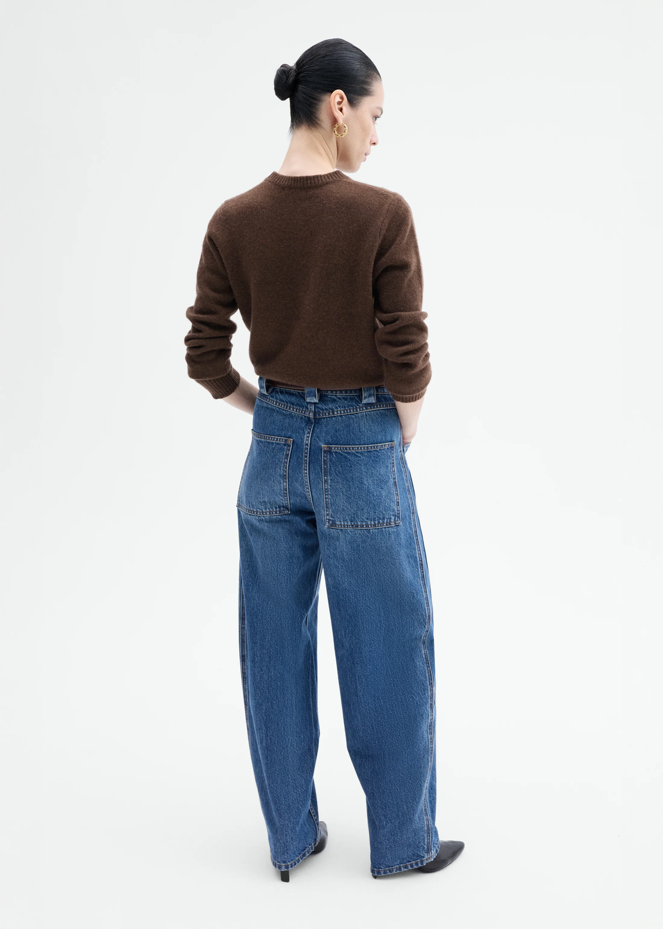 Crew Sweater in Cashmere - Brown - Image 4